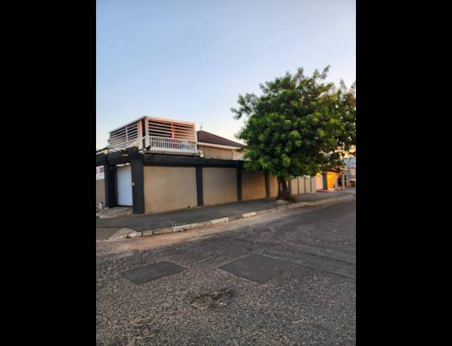 10 BEDROOM HOUSE FOR SALE IN TROYEVILLE